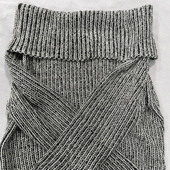 Elan Off shoulder black/gray marled sweater, size S - Picture 2 of 2